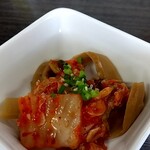 中華麺房 東龍 - 無料サービスオツマミ♥「メンマとキムチの盛り合わせ」♬ありがとうございますm(_ _)m