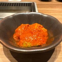 焼肉うしごろ 新宿三丁目店 - アボカドのキムチ