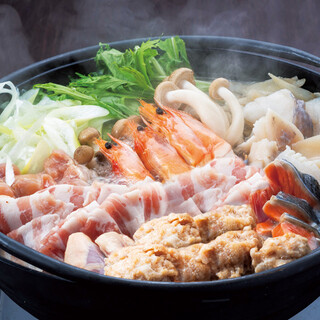季節の鍋！忘年会、新年会のご予約に！