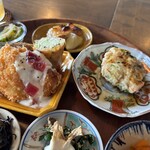 食堂カフェ バイオリン - メインの横の海老蔵の練物も、バリ旨(//∇//)