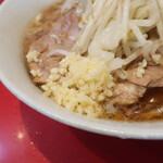 ラーメン二郎 - ニンニク少し