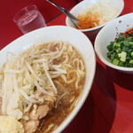 ラーメン二郎 - ラーメンミニ＋ニンニク少し＋青ネギ白ネギ