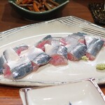 桶家乃隠居 - 秋刀魚の刺身
