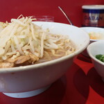 ラーメン二郎 - ラーメンミニ＋ニンニク少し＋青ネギ白ネギ