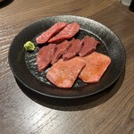 黒毛和牛焼肉 白か黒 - 