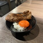 黒毛和牛焼肉 白か黒 - 