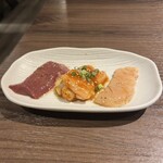 黒毛和牛焼肉 白か黒 - 