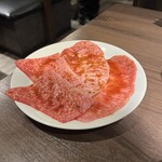 黒毛和牛焼肉 白か黒 - 