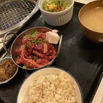 お肉屋さんが『君に、焼いて揚げる。』 - 