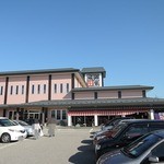 Okakura - 工場の駐車場は広々