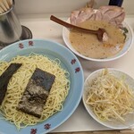  壱発ラーメン - 料理写真: