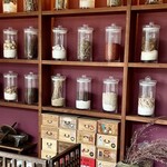 薬舗 坂の途中 - 薬舗内