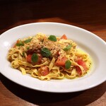 Hachihare - 渡りガニとフレッシュトマトのパスタ