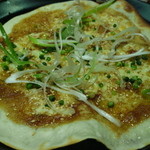 開運とん - 味噌とチーズのピザ