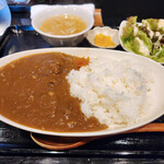炭火焼肉・中華そば 天膳 - 牛煮込みカレーライス～☆