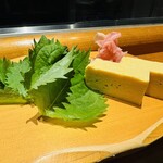 しほう田 - シソとたまごやき　　シソは多めにしてもらってます。