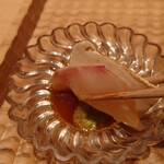 伯雲 - 薄くカットした松茸と鯛の刺身を一緒に酢橘醤油で