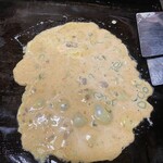 月島もんじゃ もへじ - お通しのオムレツ