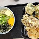 かばと製麺所 - ・釜バター(1玉)　620円 ・かしわ天　180円 ・まいたけ天　220円 ・ブロッコリー天　220円