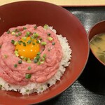 魚河岸酒場 ザ・築地 - ネギトロユッケ丼 950円