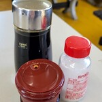 かばと製麺所 - 卓上配置物