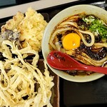 かばと製麺所 - ・油うどんひや　600円 ・ごぼう天　250円 ・ちくわ天　130円 ・白まいたけ天　300円 ・きくらげ天　180円