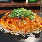 居酒屋鉄板酒場しらさや - お好み焼き肉玉そばイカ天トッピング