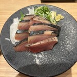 鮨 酒 肴 杉玉 - こちらは一日目の鰹の刺身。