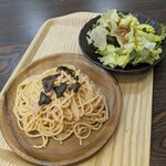 珈琲鳴館 - 料理写真:純喫茶の出汁たらこ、サラダ