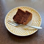 バルバルキッチンアメリ - なんと！タコライスに目玉焼きを付け忘れたんだそうで
      そのお詫びにとショコラシフォンケーキが…⁉︎
      かえって得をした気分である(笑)