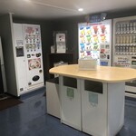 フェリーおおさかⅡ レストラン - 深夜の自販機コーナー