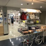 フェリーおおさかⅡ レストラン - 売店にはフェリーグッズなど色々あるね