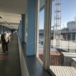 フェリーおおさかⅡ レストラン - 長い長いボーディングブリッジ
