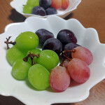 里の駅 いちのみや - 『シャインマスカット』『サンシャインレッド』『巨砲（おそらく）』