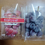 里の駅 いちのみや - 山梨県産『サンシャインレッド』『巨砲（おそらく）』