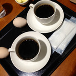 アランチーボ - コーヒーにゆで卵､あとトレー一枚を配給されます