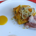 モナリザ - 鶏肉とかぼちゃ、さつまいものタルト仕立て ヨーグルトソース