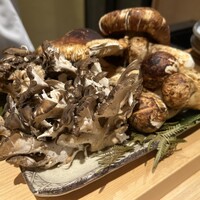 日本料理 柳燕 - 青森産松茸と舞茸・雲南省産松茸