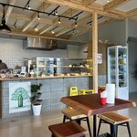 6PEACE PIZZA - 窓際席から撮影❗️