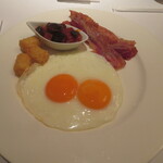 レ セゾン - フライドエッグ、ベーコン