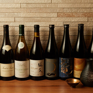 焼鳥に合う日本酒とワインを厳選。ドリンクの追加プランもご用意