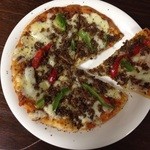 アーンズ カフェ - キーマ　ナン　ピザ