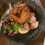 ドラゴン ショクドウ - 実は骨付き唐揚げ