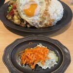 タイ料理とチーズケーキ チャップストックガーデン - 