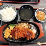 鍋・海鮮居酒屋 伊勢海老 たくと - トンテキ定食・150g