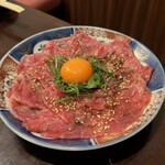 焼肉 にくだらけ - 炙りユッケ