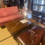 The 34Sassys - 店内