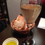 ヴィエイユ ヴィーニュ - 先ずは泡