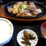 ステーキハウス寿楽 本店 - サイコロステーキ150gセット(2300円)