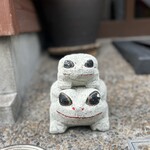 石臼挽き手打 蕎楽亭 - お店の前の置物